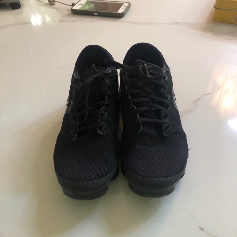 Nike vapormax all black shoes